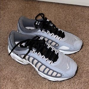 Grey & White Nike Tailwind IV